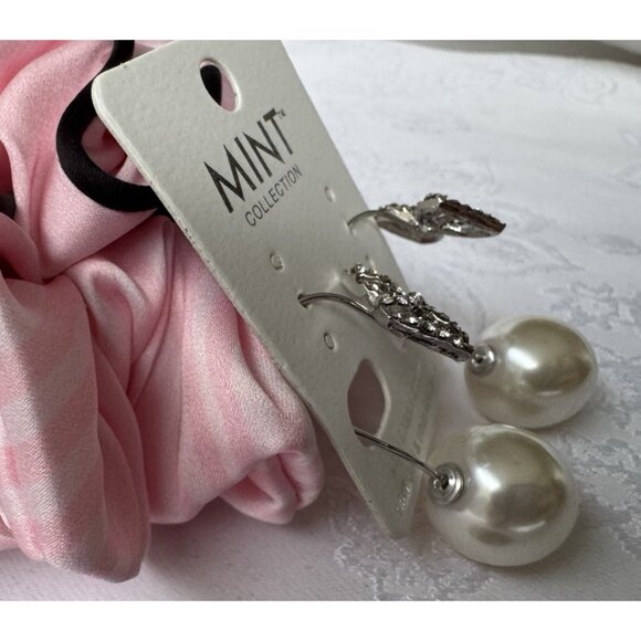 Mint 14KT White & Gold Plated Silvertone Pearl Bow Lead Free CZ Earrings NEW - Picture 4 of 8